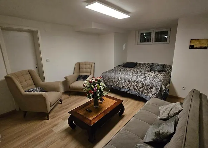 Le Petit Petit Paradis